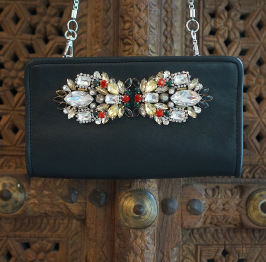 JENNIFER: Clutch da lộn, trang trí buổi tối